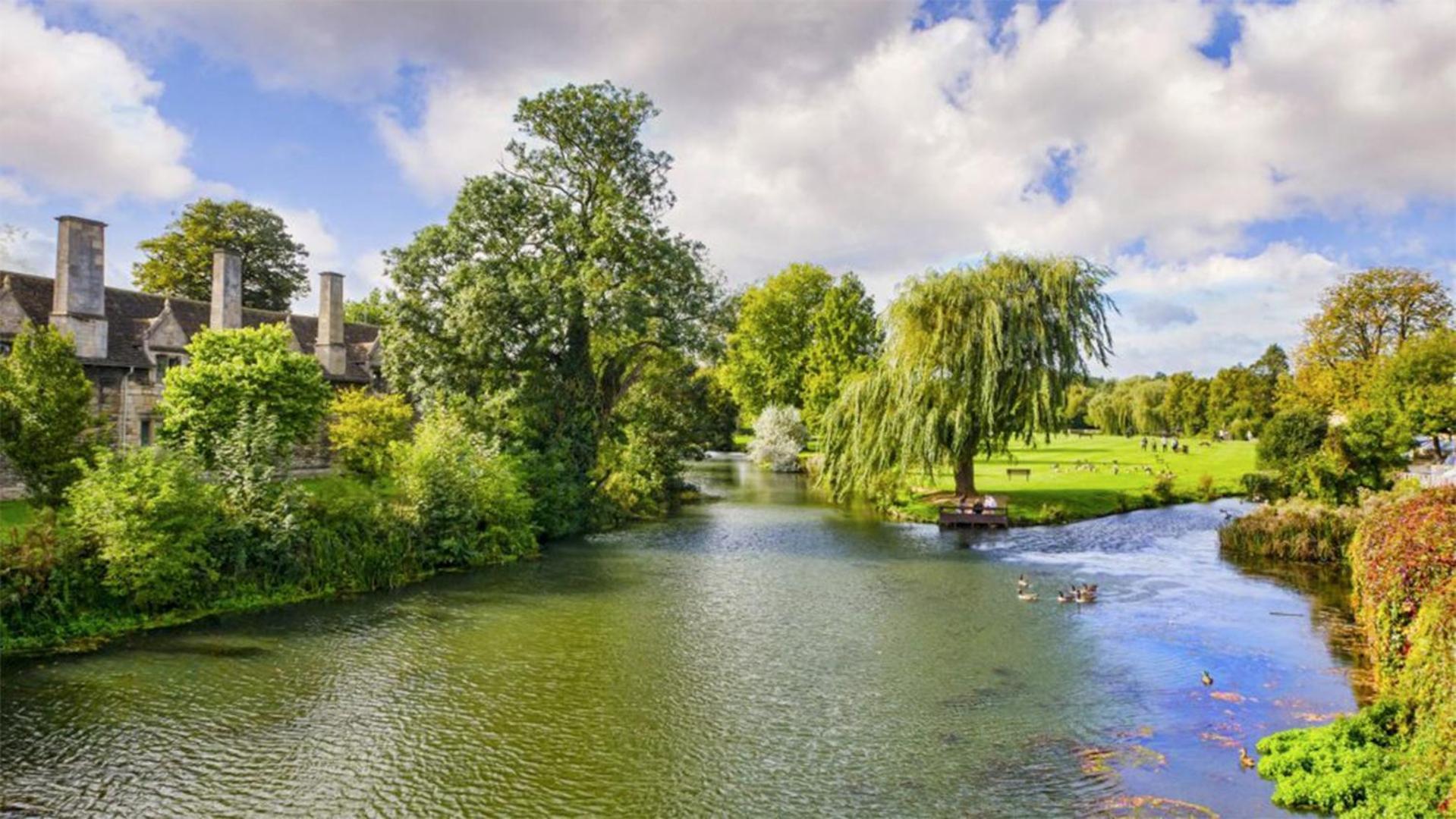 Central Stamford Retreat - Stylish 2-Bed Apartment & Parking Exterior foto